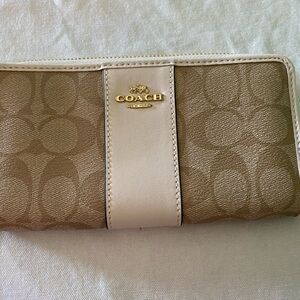 New with tags Coach wallet